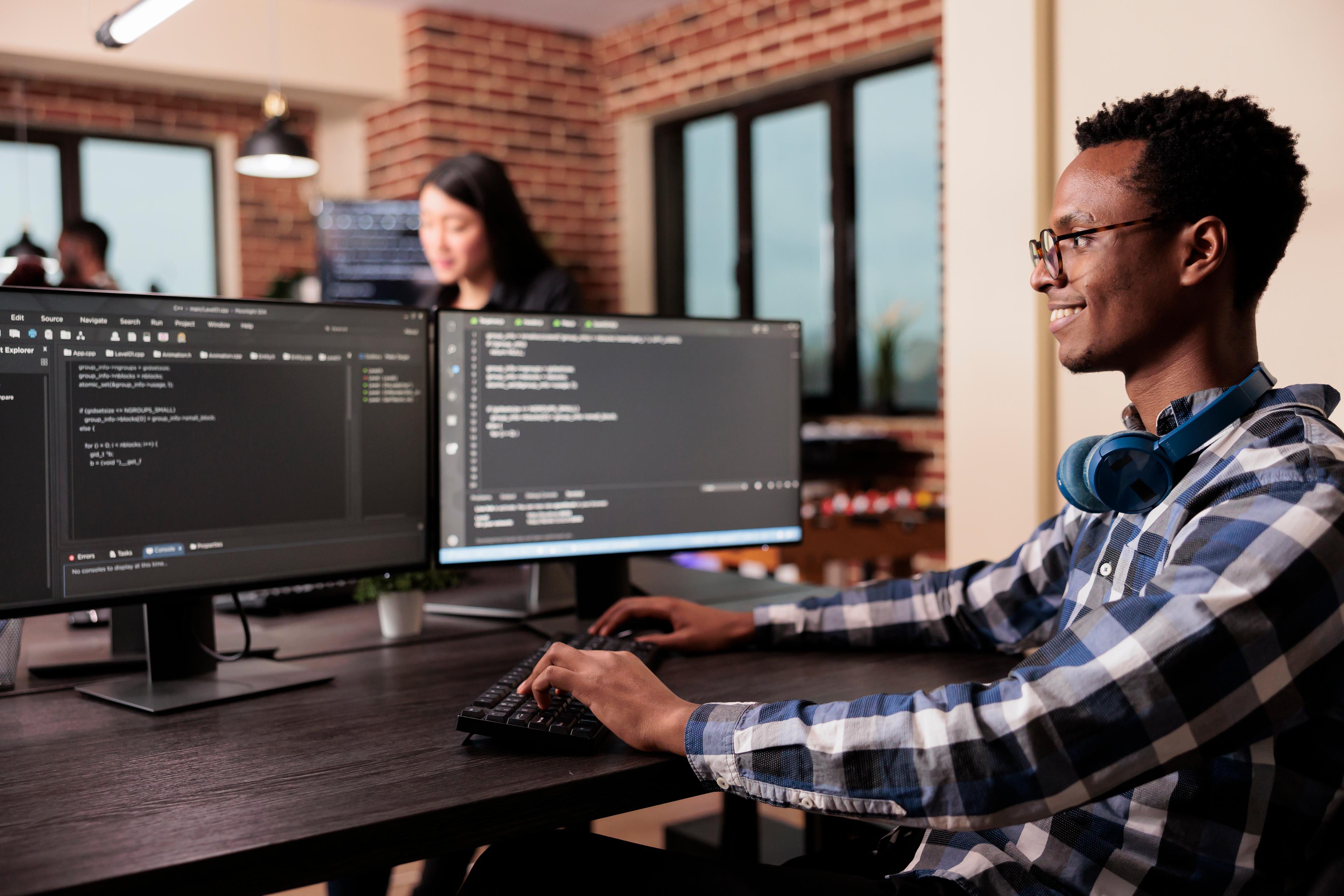 Open Source Deployment & Customization service illustration